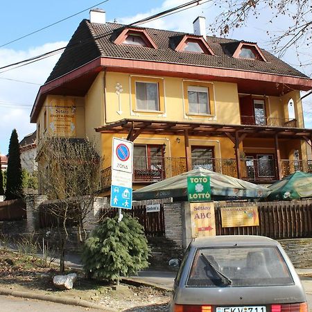 Herczeg Apartment Miskolc Bagian luar foto