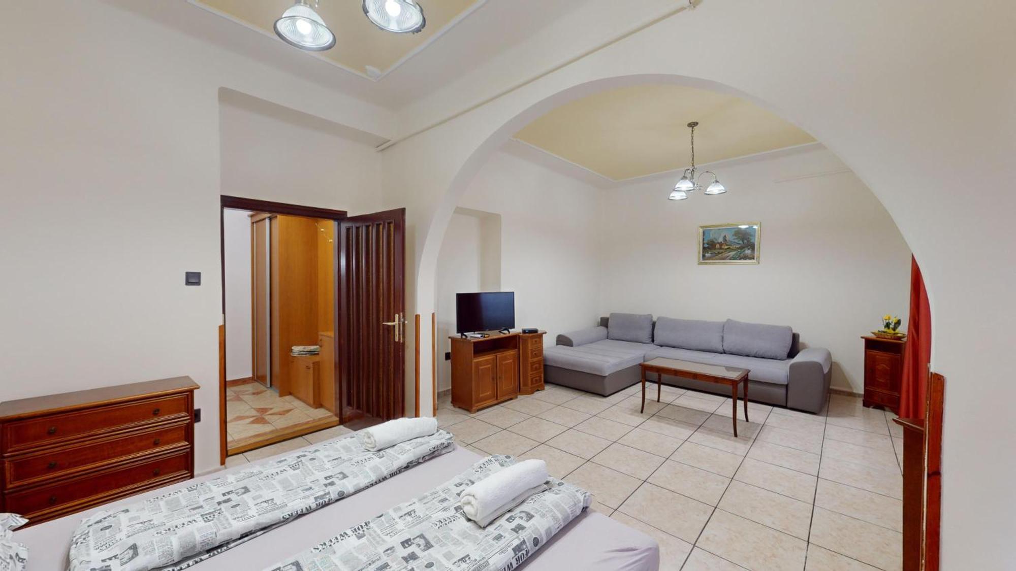 Herczeg Apartment Miskolc Bagian luar foto