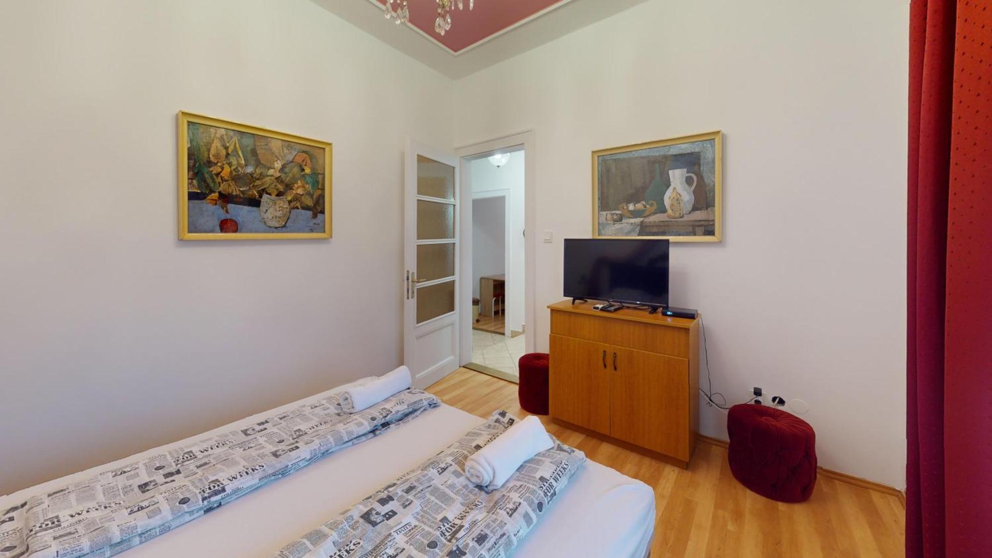 Herczeg Apartment Miskolc Bagian luar foto