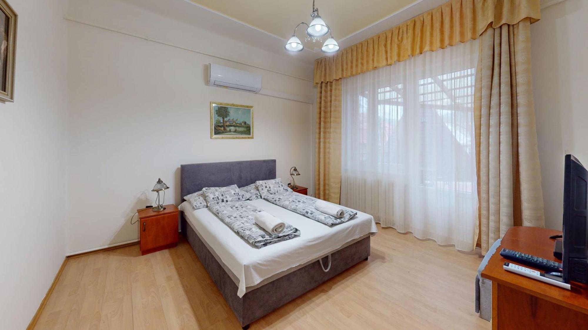 Herczeg Apartment Miskolc Bagian luar foto