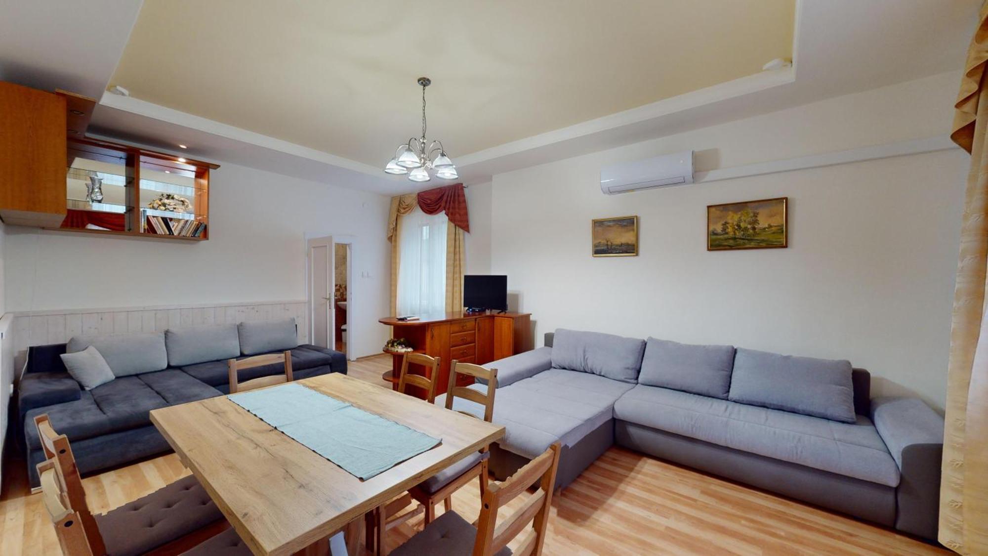 Herczeg Apartment Miskolc Bagian luar foto
