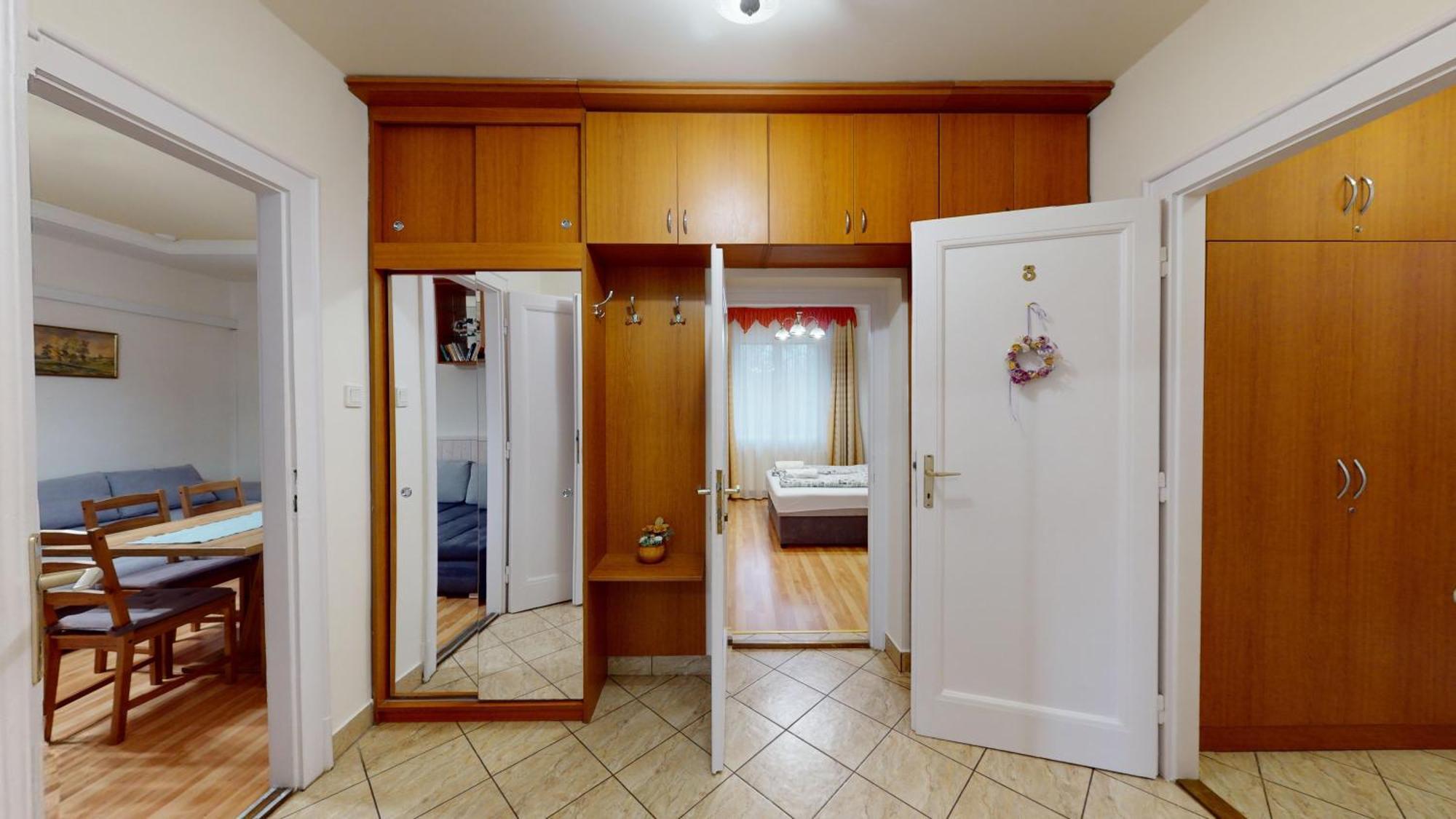 Herczeg Apartment Miskolc Bagian luar foto