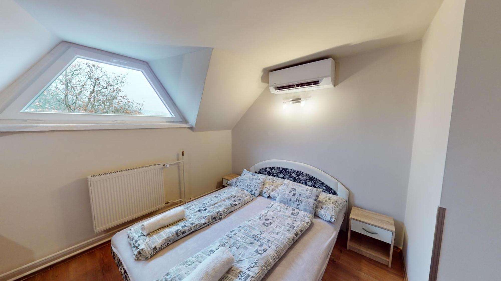 Herczeg Apartment Miskolc Bagian luar foto