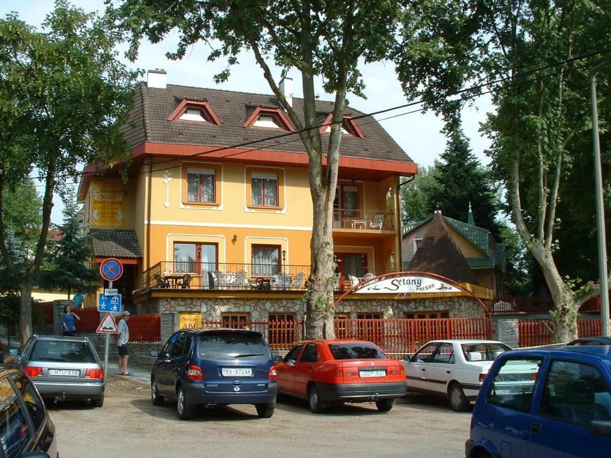 Herczeg Apartment Miskolc Bagian luar foto